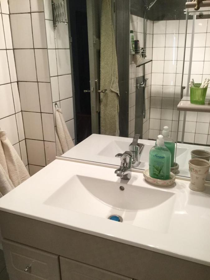 Les Hirondelles Bed & Breakfast Argeliers Екстериор снимка